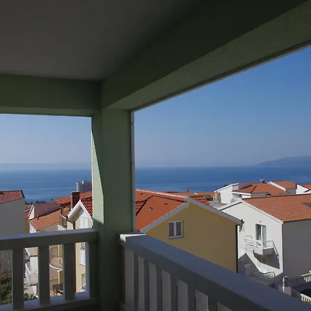 Apartment And Mare Makarska