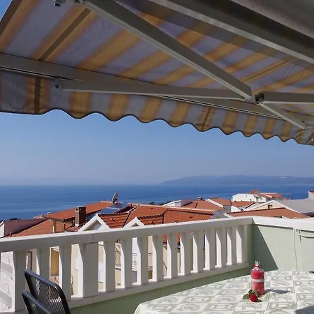 Apartment And Mare Makarska