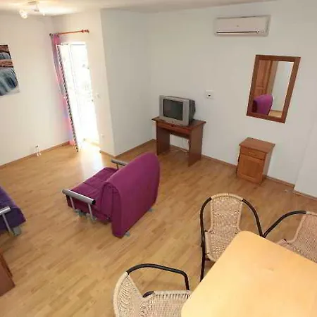 And Mare Apartment Makarska