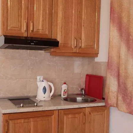 Apartment And Mare Makarska