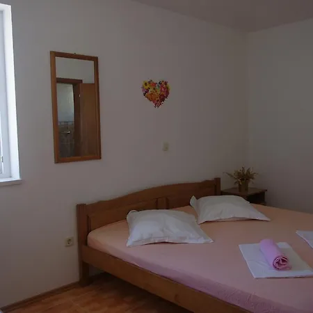 Apartment And Mare Makarska